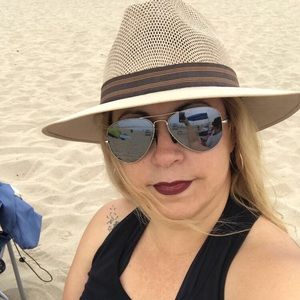 Meet your Posher, Heidi